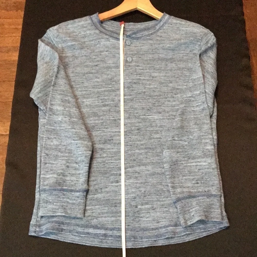 ARIZONA JEAN COMPANY Long Sleeved Waffle-Knit Henley for Men—Sz L